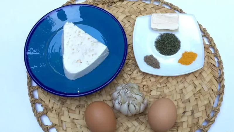 چرا خوردن همزمان تخم‌مرغ و پنیر خوب نیست؟
